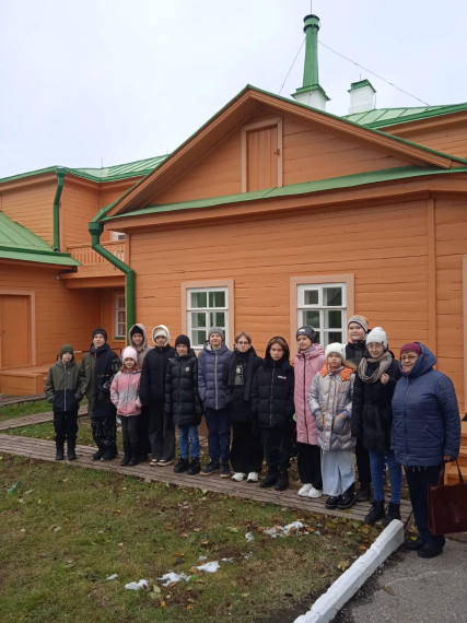 Ученики 6В побывали в музее &amp;quot;Оружие подвига&amp;quot;..