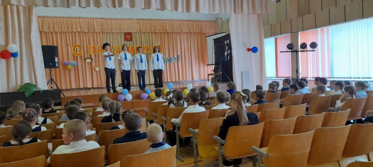 Члены отряда ЮИД провели с учащимися 1- 2 классов мероприятие по профилактике ДТТ..